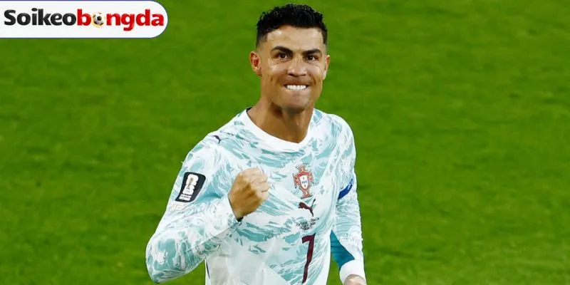 Cristiano Ronaldo phá vỡ lời nguyền 20 năm